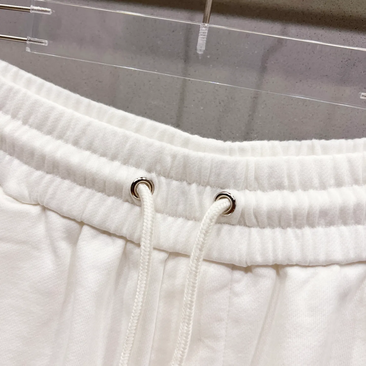 P190 chrome hearts/Chrome hearts pure cotton terry fabric shorts, three-dimensional Sanskrit cross hardware embroidery🪡LOGO logo, official synchronization, high version, high quality, fashionable personality, versatile trend, pure original quality, original fabric, tag, collar label, washed wheat, complete three standards, color: black, white, apricot. Size: S-XL